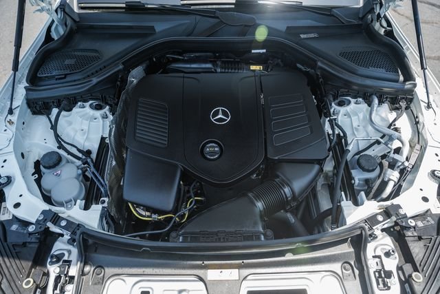 Certified Used 2025 Polar White Mercedes-Benz GLC 300 image 19