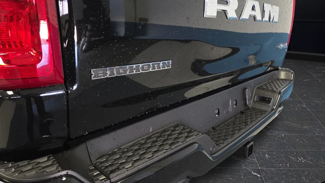 New 2026 Diamond Black Crystal Pearl-Coat Exterior Paint RAM Big Horn/Lone Star image 38