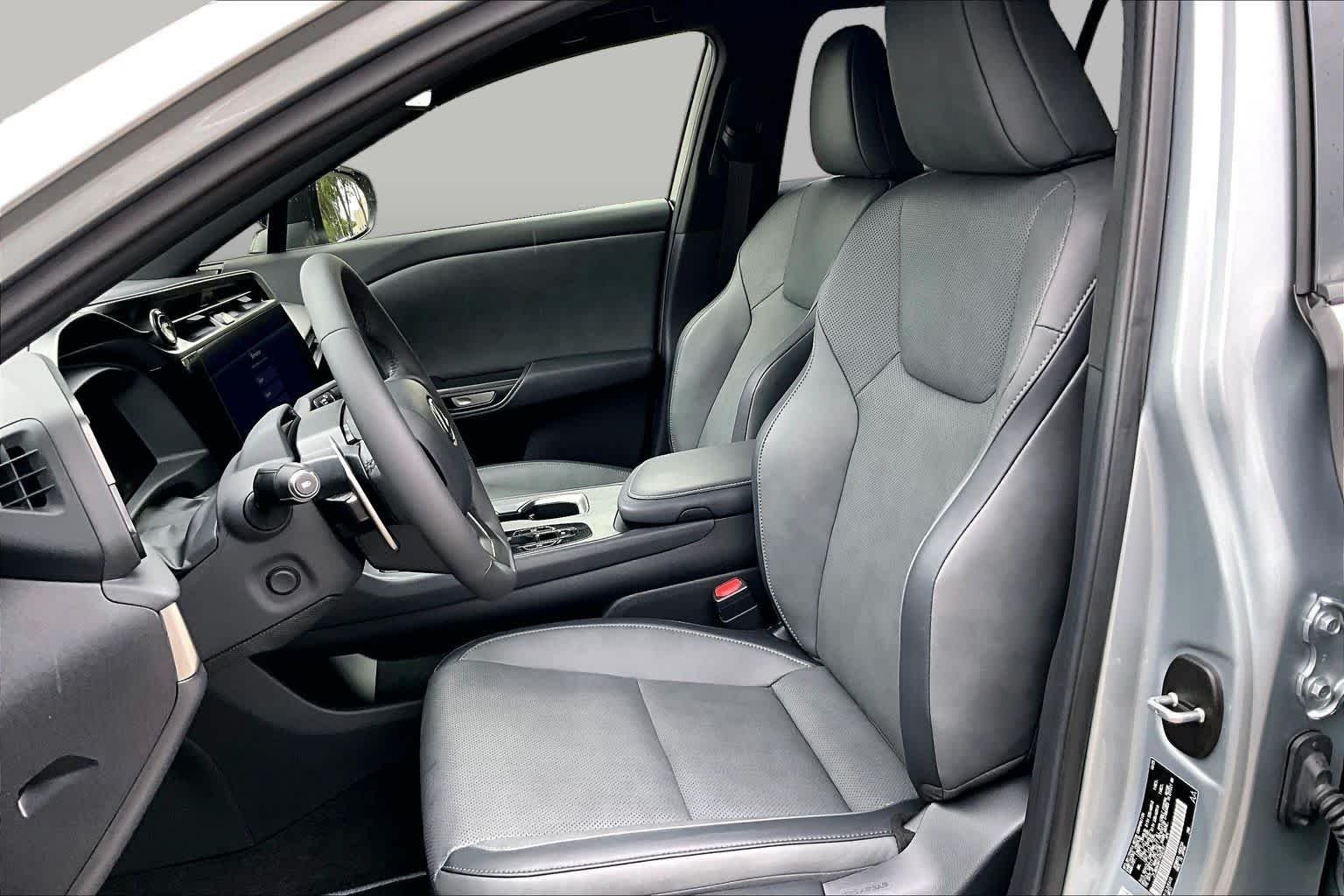 Used 2026 Iridium Lexus Premium image 7