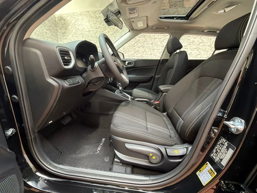 New 2026 Onyx Black Hyundai SEL image 22