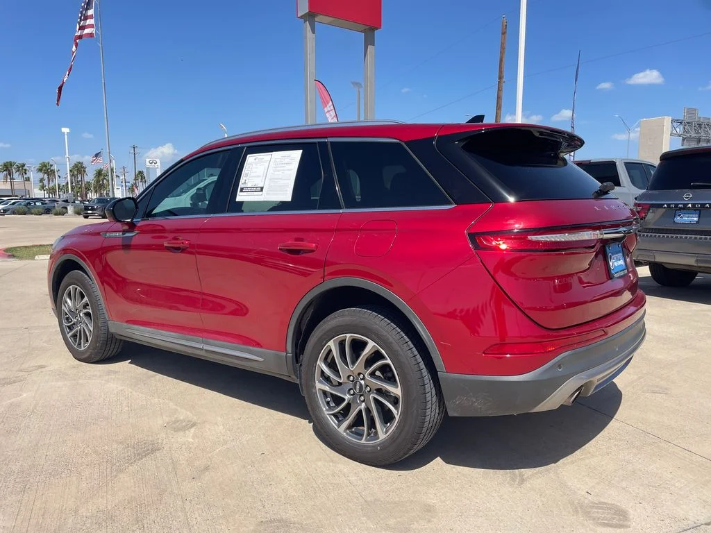 Used 2021 Red Lincoln Standard image 3