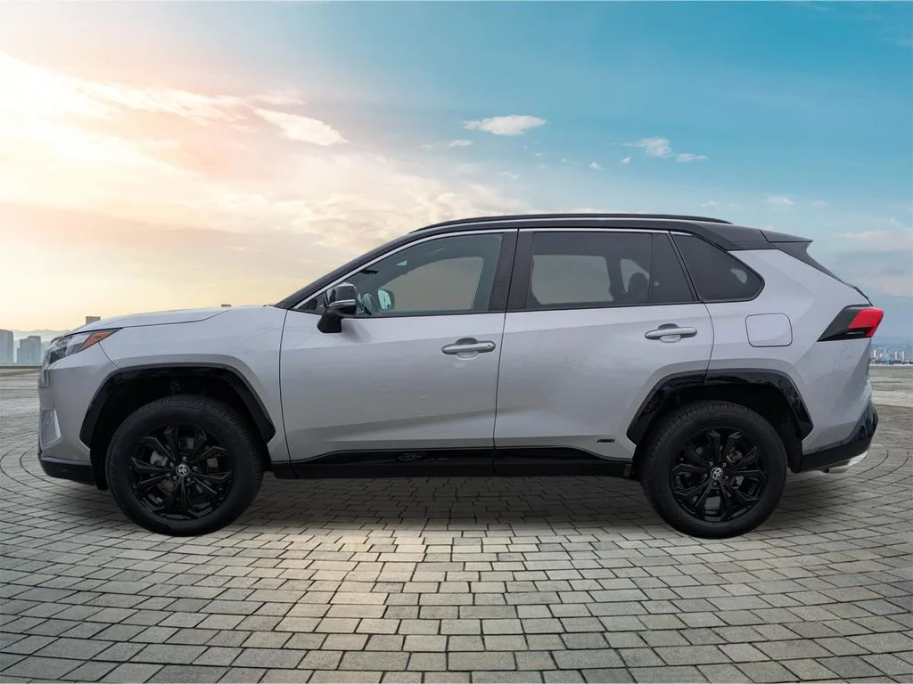 2022 Toyota RAV4 XSE - Photo 8