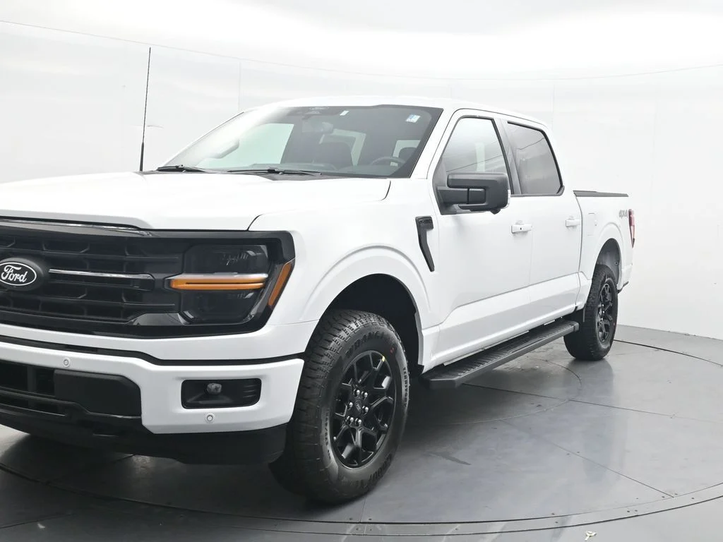 New 2026 Oxford White Ford XLT image 1