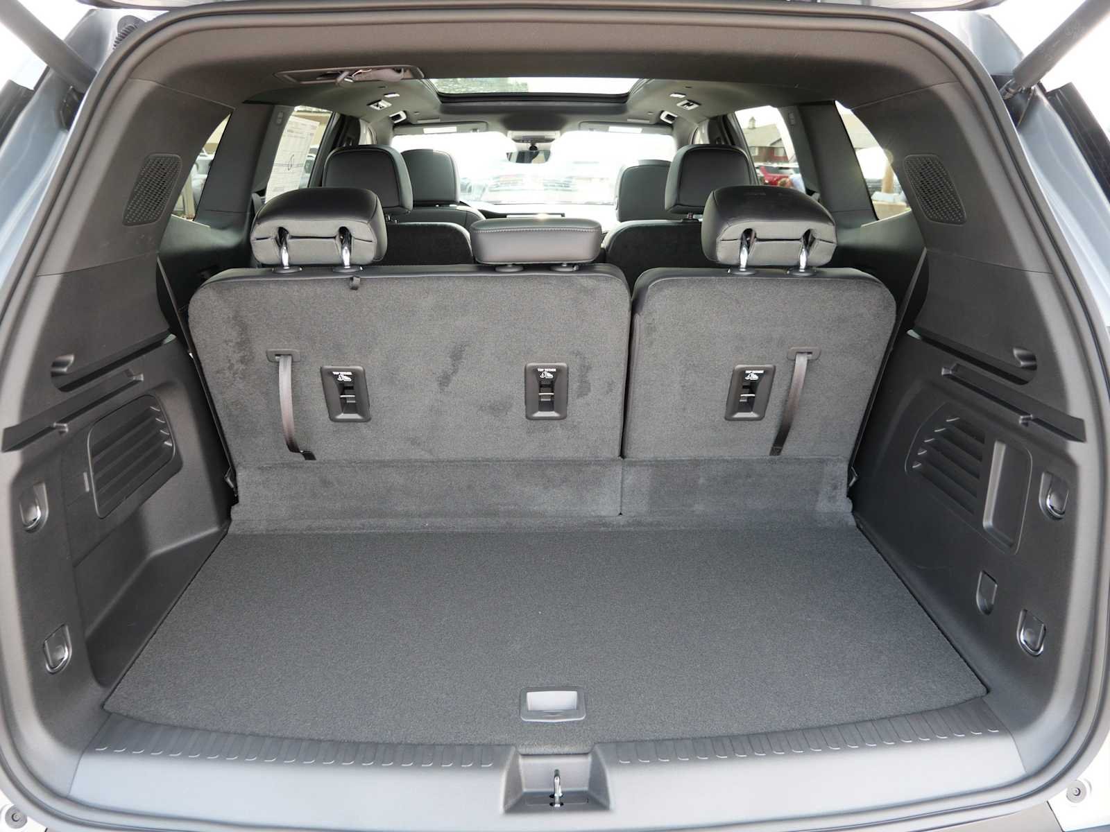 2026 GMC Acadia AT4 - Photo 13
