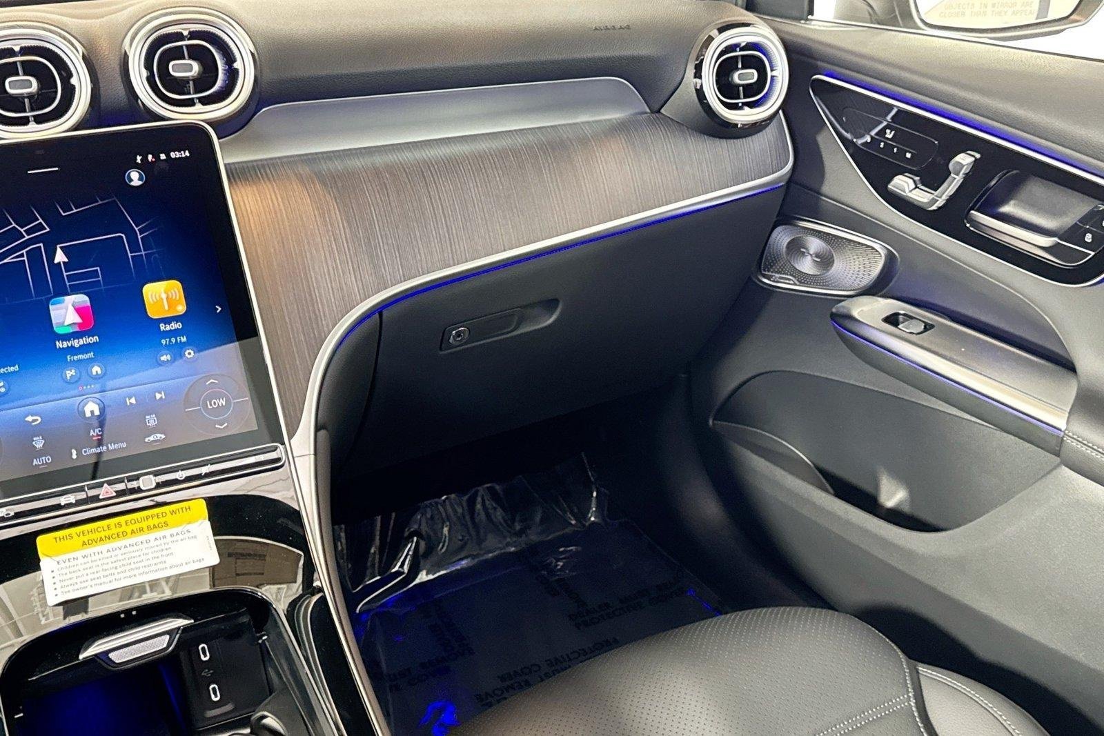 New 2026 Polar White Mercedes-Benz GLC 300 image 21