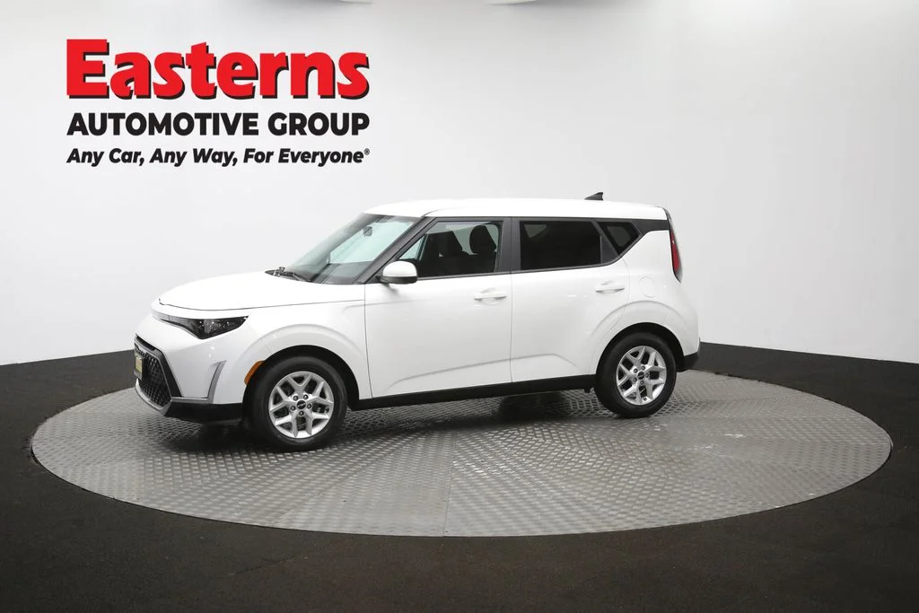 Used 2023 White Kia LX image 59