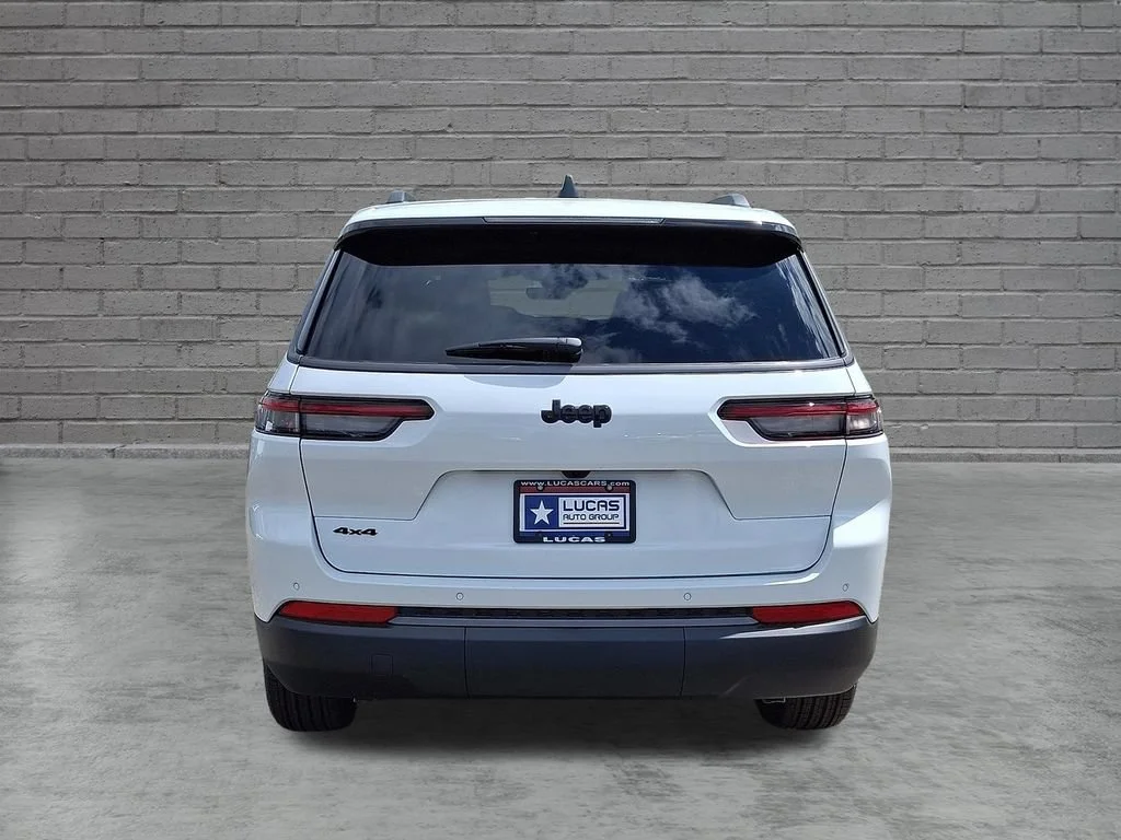 New 2026 Bright White Clearcoat Jeep Laredo Altitude image 7