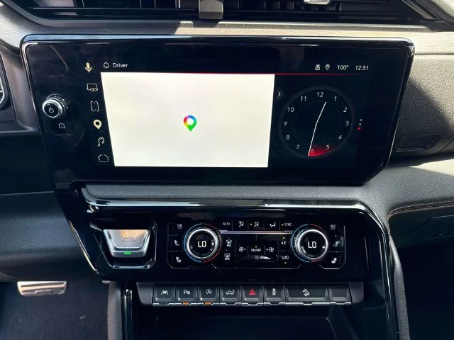 Used 2025 White GMC AT4 image 44