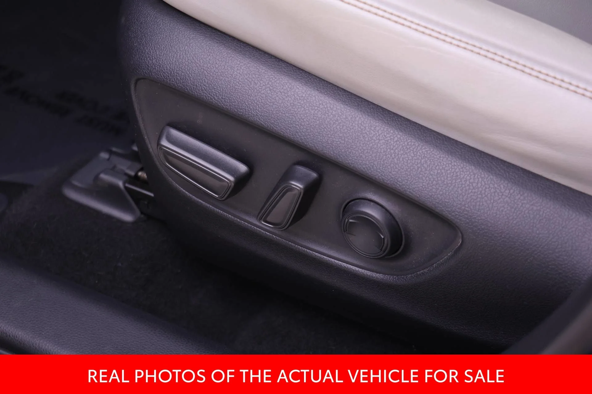 Certified Used 2019 Black Toyota XLE Premium image 15