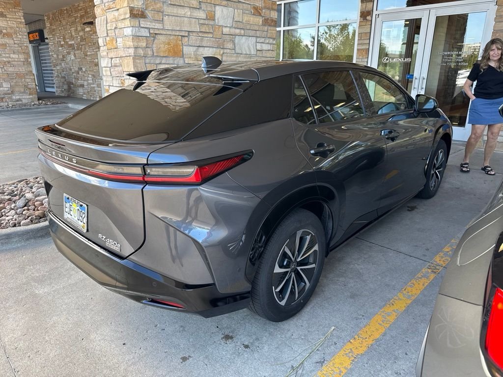 Used 2024 Gray Lexus 450e Premium image 3