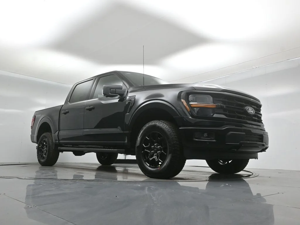 New 2026 Agate Black Metallic Ford XLT image 44