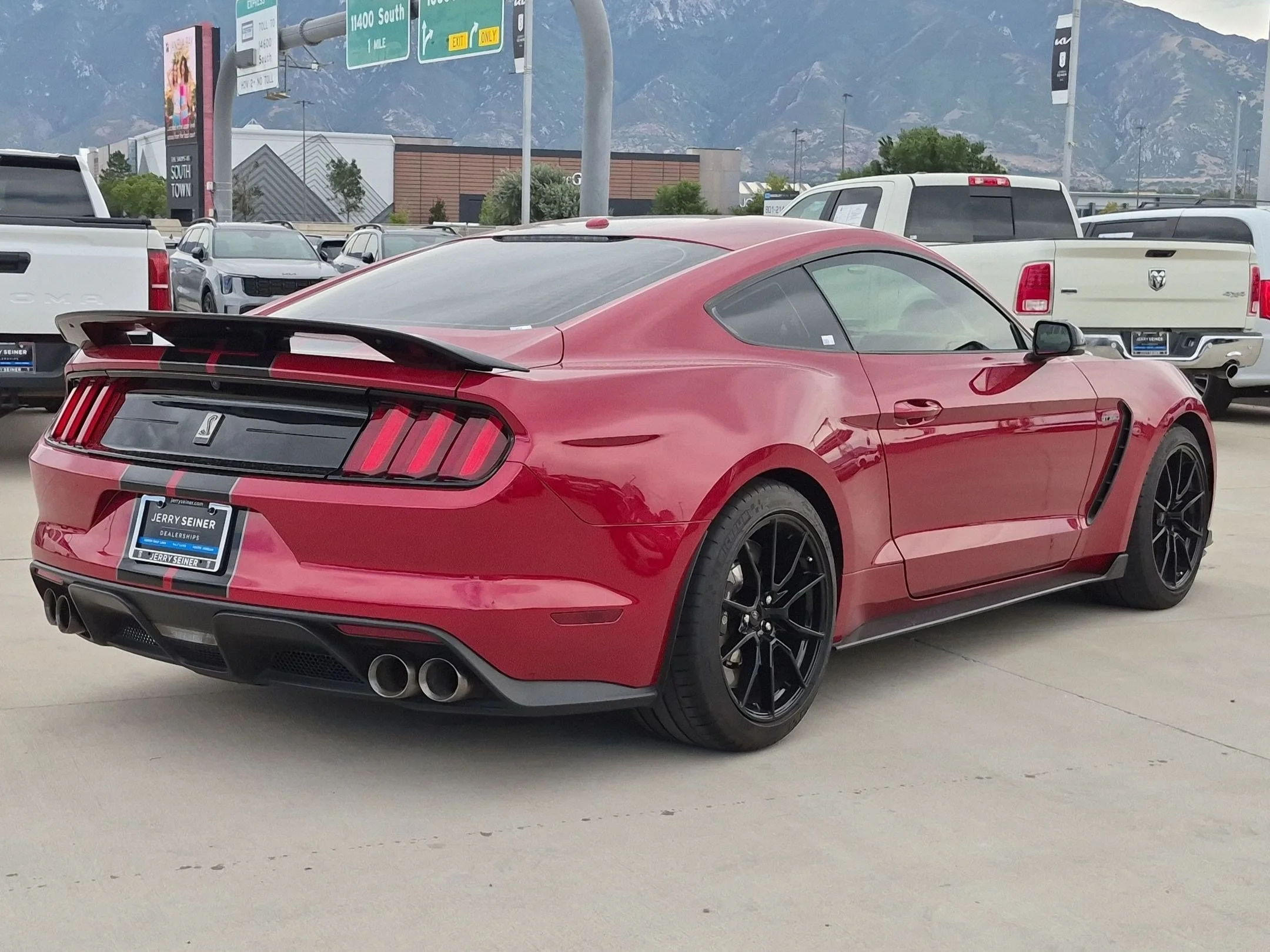 Used 2020 Rapid Red Metallic Tinted Clearcoat Ford Shelby GT350 image 5