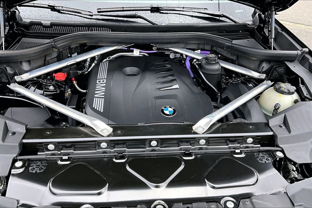 Used 2026 Black BMW xDrive40i image 30