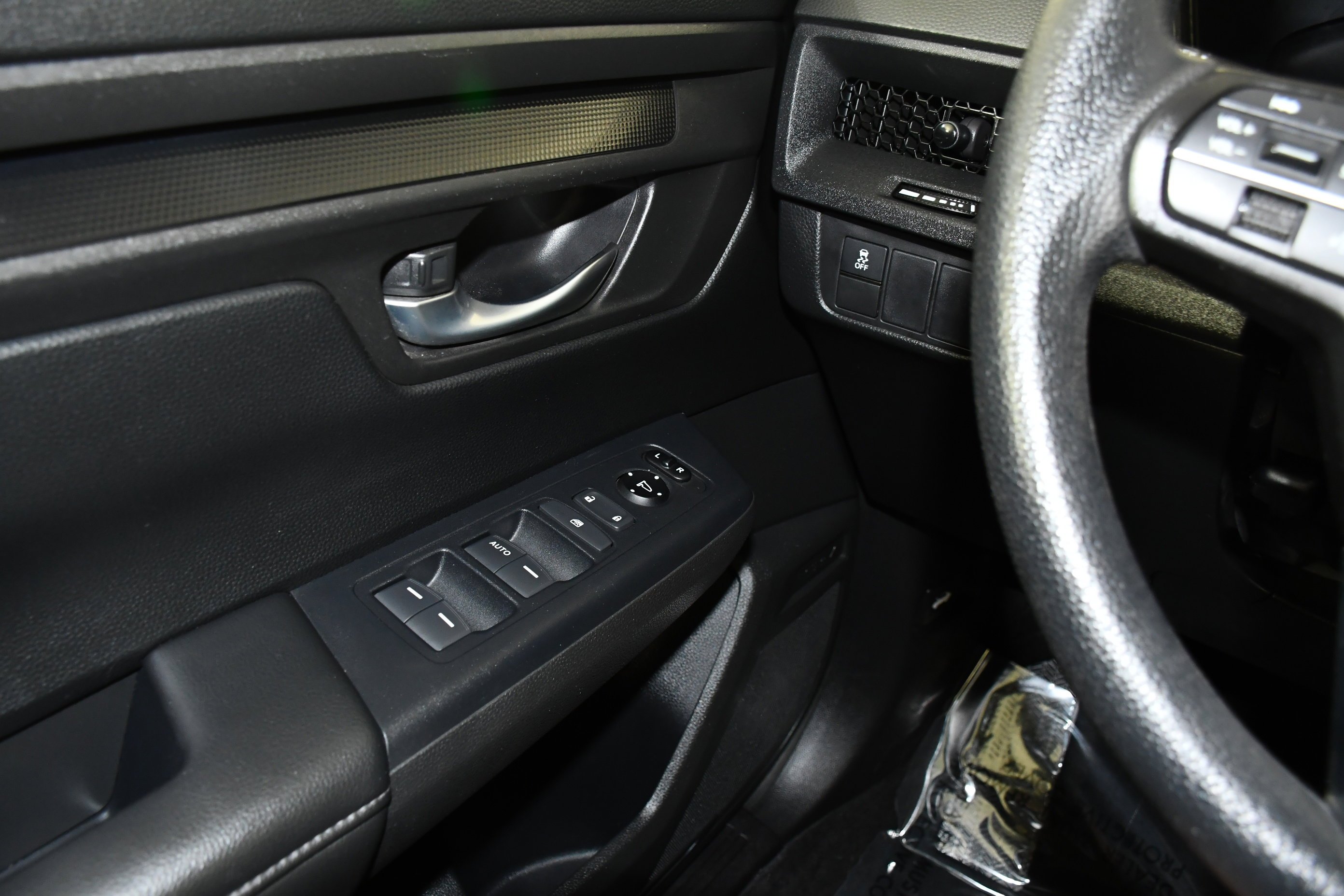 Used 2025 Solar Silver Metallic Honda LX image 31