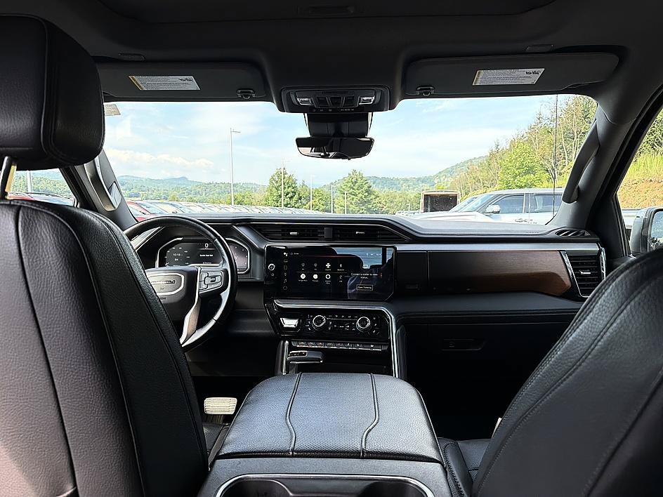 Used 2023 Onyx Black GMC Denali image 18