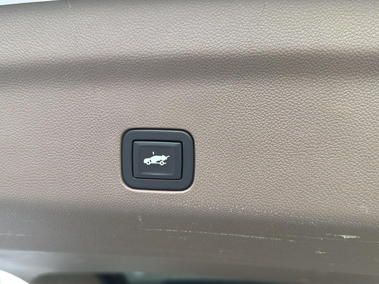 Used 2021 Summit White GMC Denali image 40