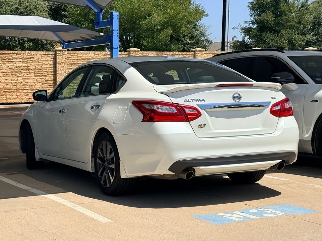 Used 2016 Pearl White Nissan 2.5 SL image 5