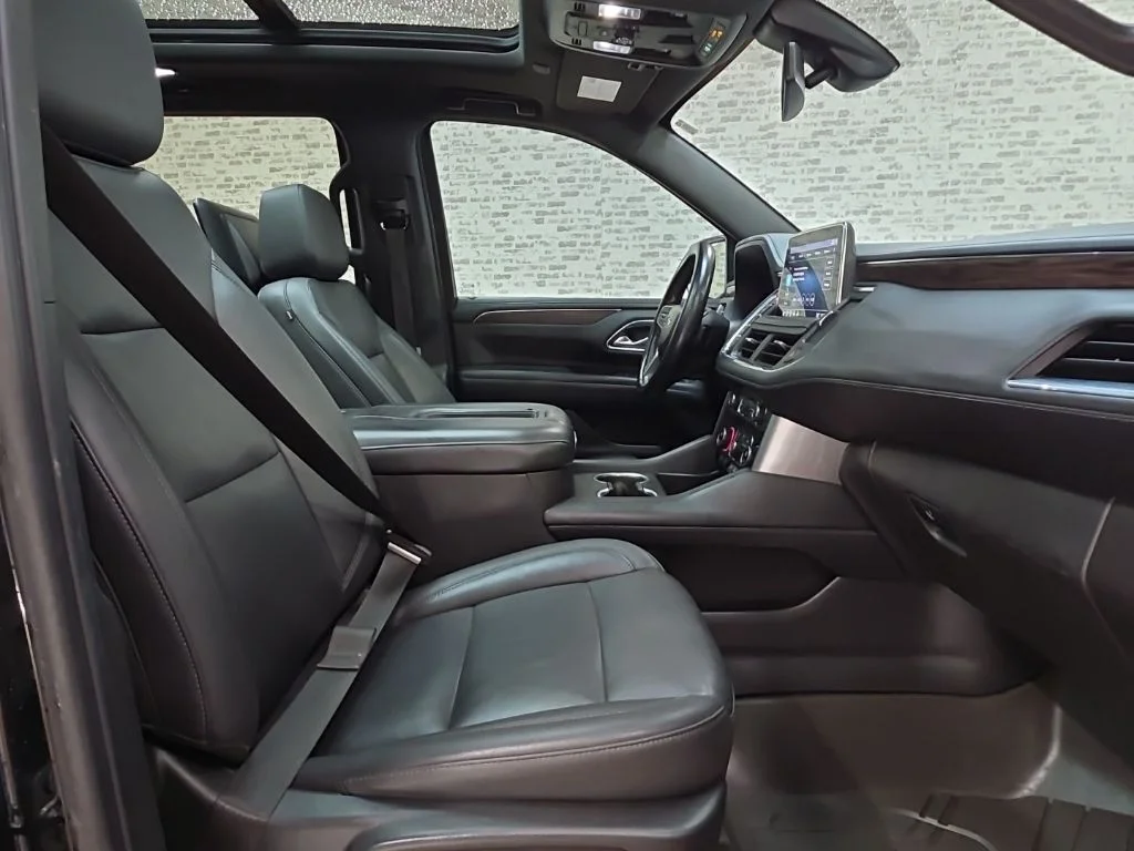 Used 2021 Black Chevrolet Z71 image 11