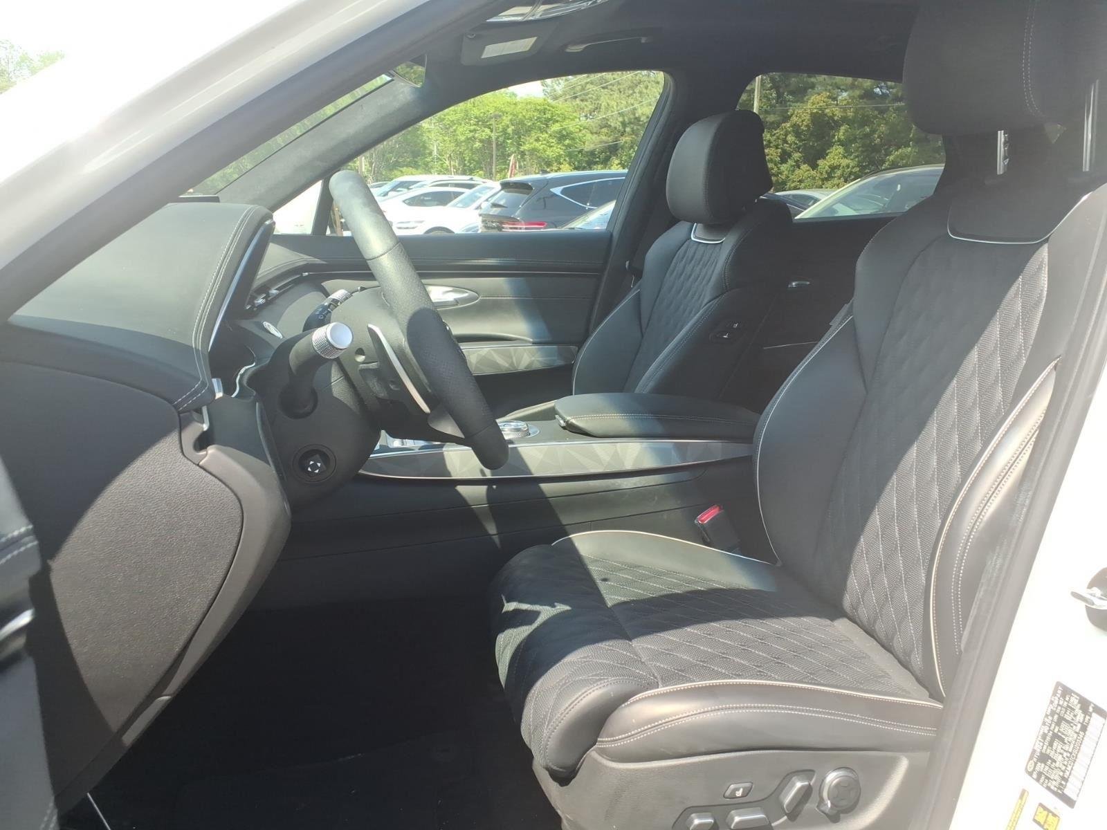 Used 2025 Uyuni White Genesis 3.5T Sport image 15