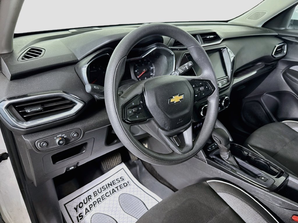Used 2023 White Chevrolet LT image 9