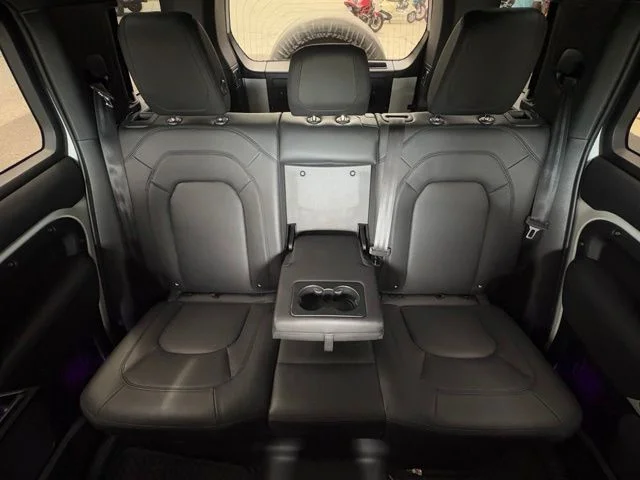 Certified Used 2023 White Land Rover SE image 40