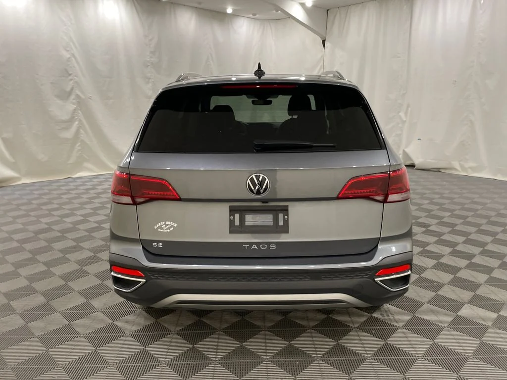 Used 2024 Deep Black Pearl Volkswagen SE image 6