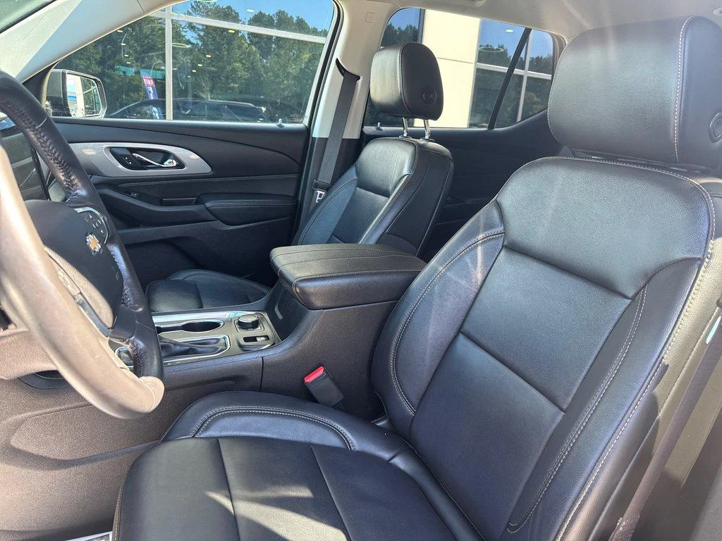 Used 2019 Graphite Metallic Chevrolet AWD 4dr RS w/2LT image 9