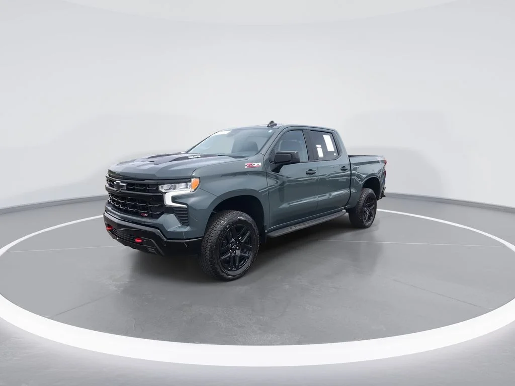 Used 2025 Gray Chevrolet LT Trail Boss image 4