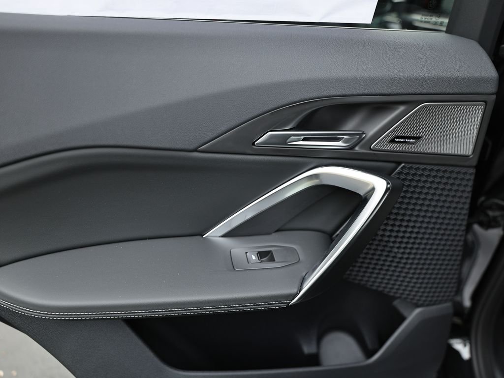 New 2026 Black Sapphire Metallic BMW xDrive28i image 22