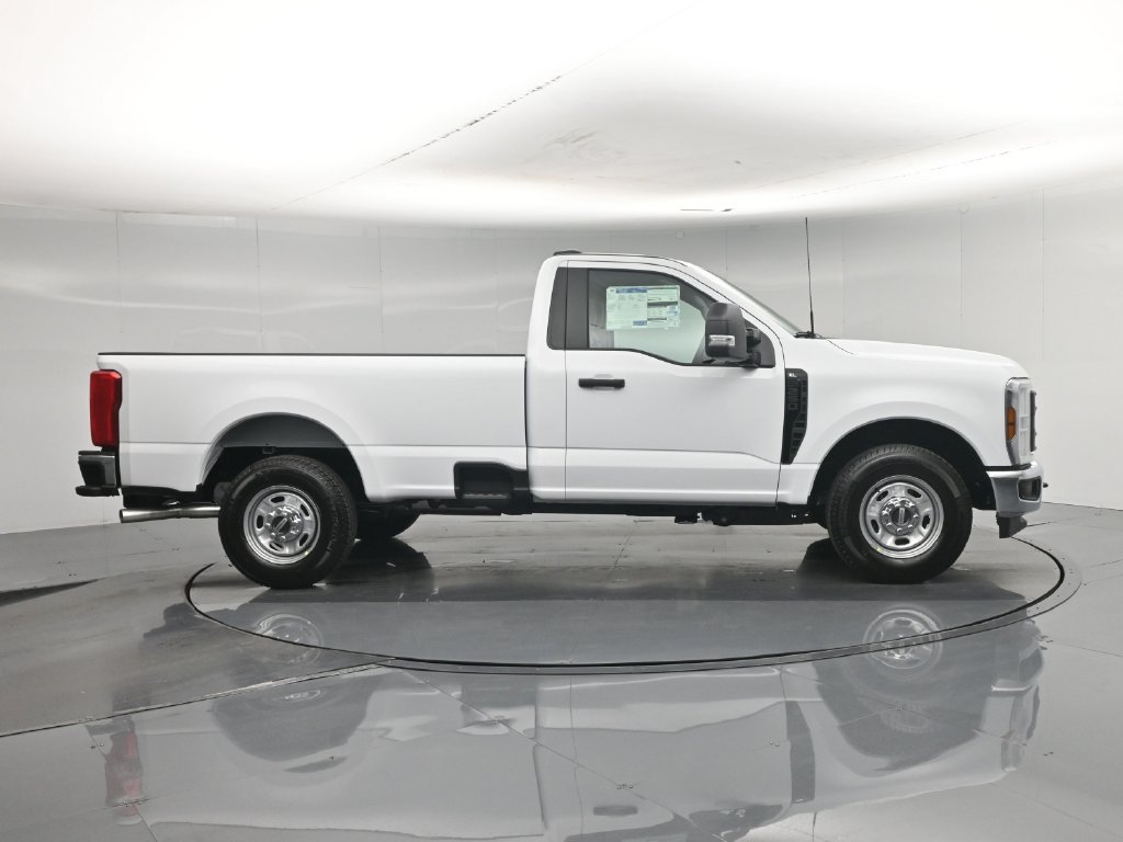 New 2027 Oxford White Ford XL image 21