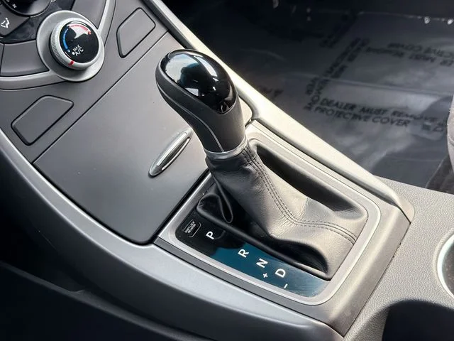 Used 2016 Silver Hyundai SE image 22