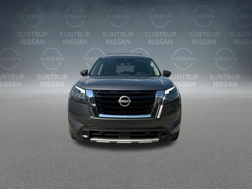 Used 2025 Gray Nissan SL image 40