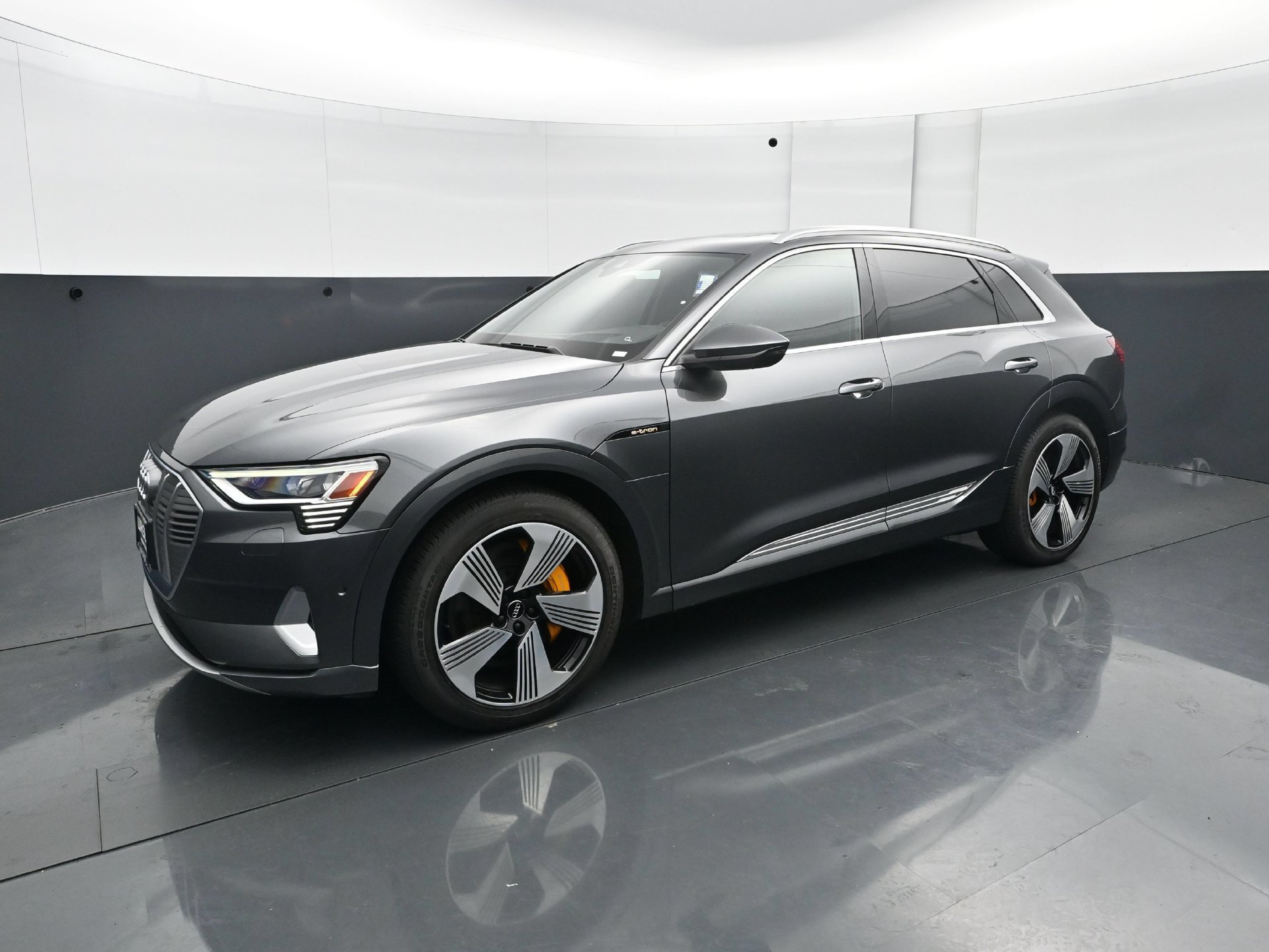 Used 2019 Audi e-tron Prestige with VIN WA1VAAGE4KB006198 for sale in Burnsville, Minnesota