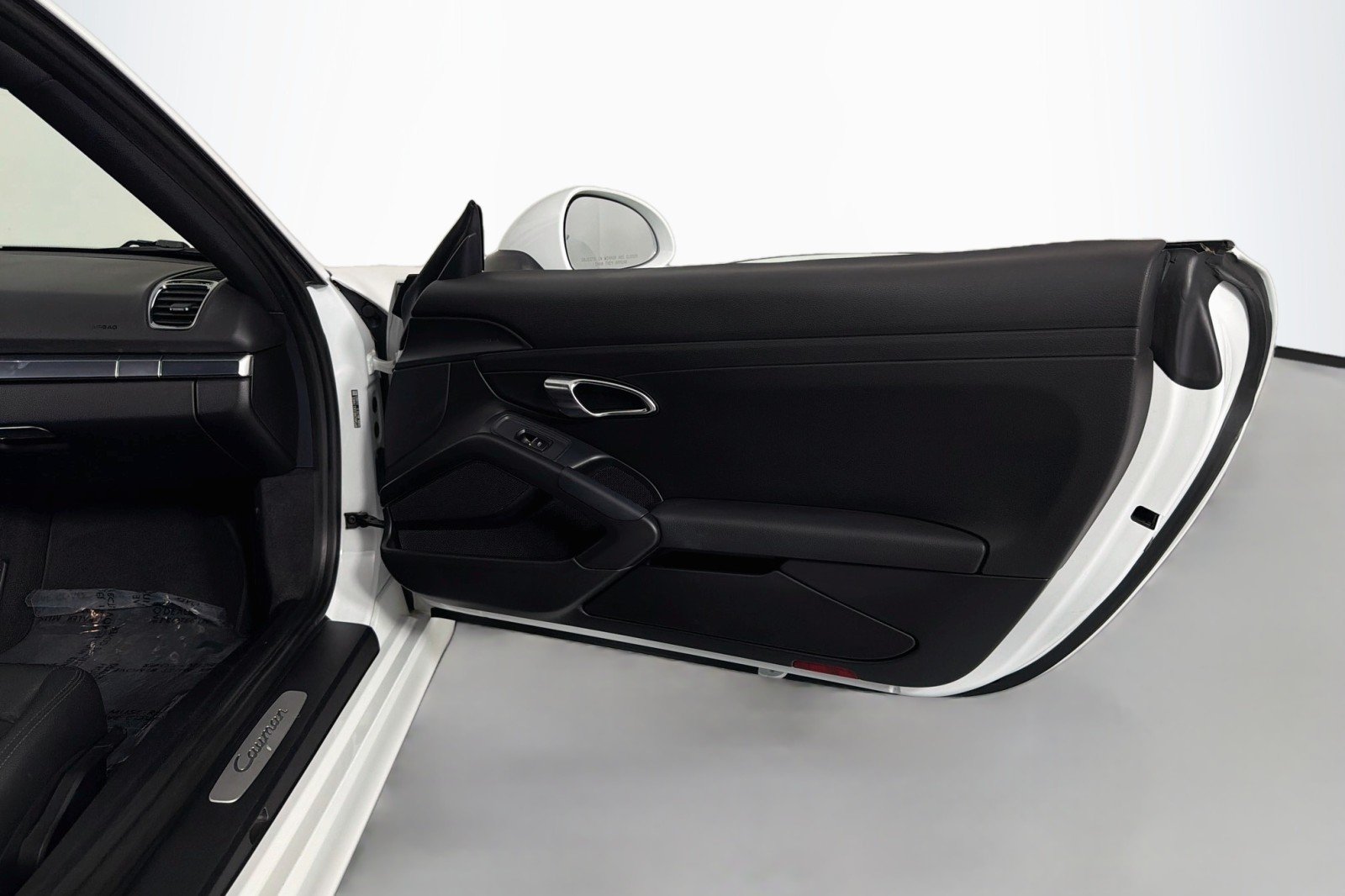 Used 2014 White Porsche  image 22
