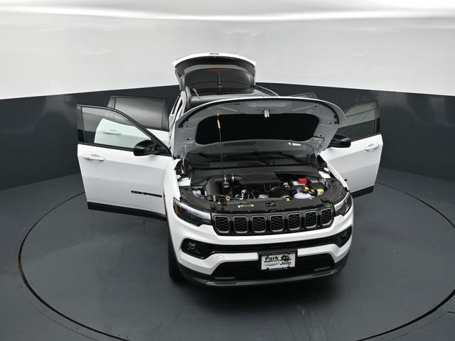 New 2026 Bright White Clear-Coat Exterior Paint Jeep Limited image 25
