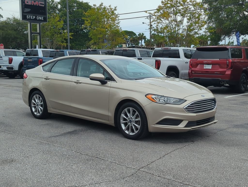 Used 2017 Gold Ford SE image 8