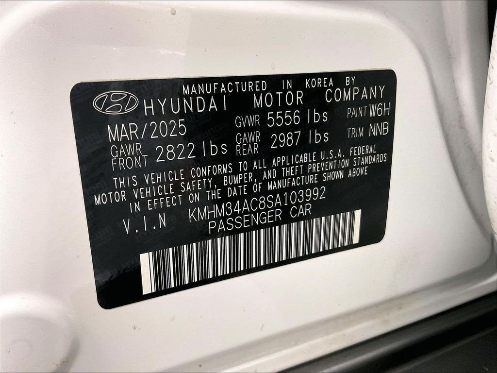 Used 2025 White Hyundai SEL image 35