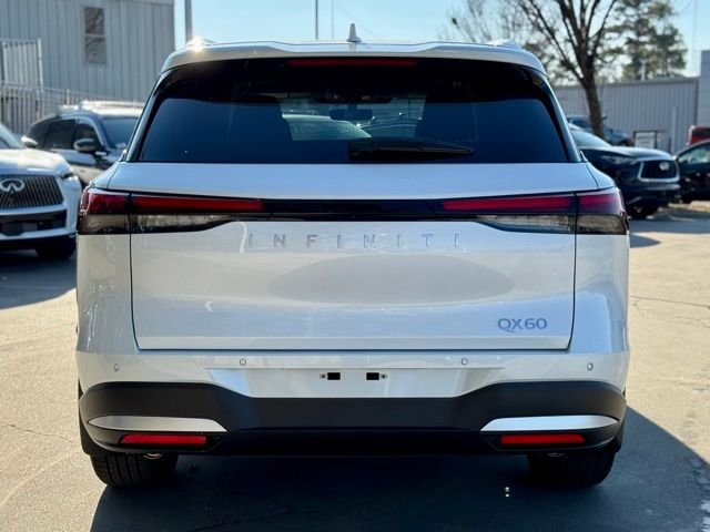 New 2026 RADIANT WHITE INFINITI Luxe FWD image 6