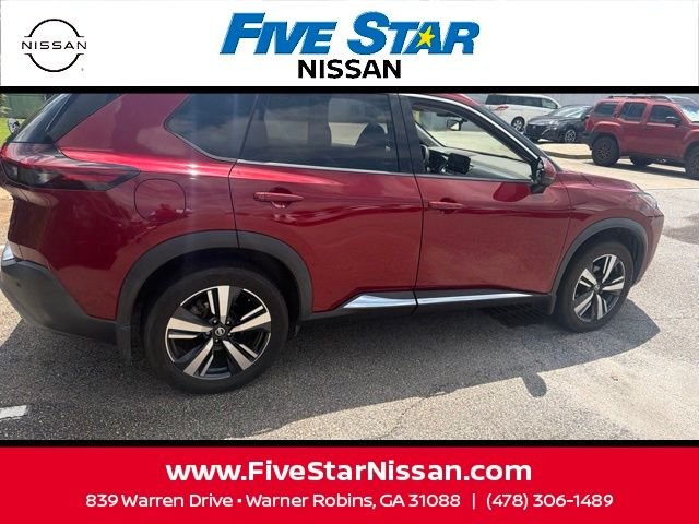 Used 2021 Red Nissan SL image 8