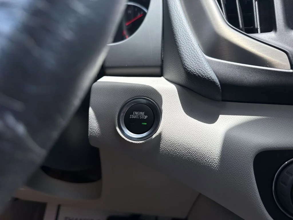 Used 2023 Silver GMC Denali image 23