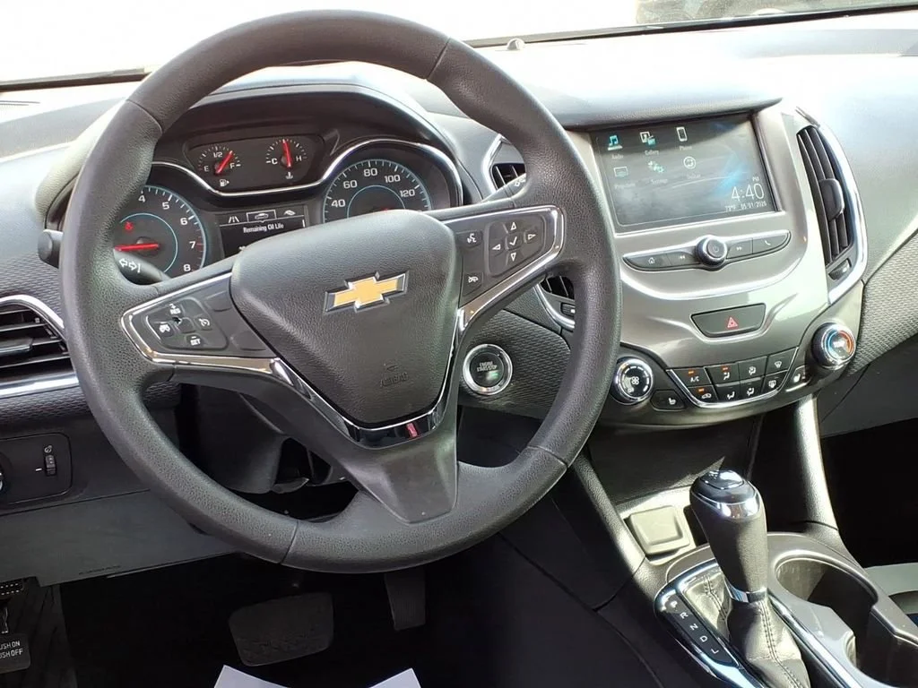 Used 2018 Chevrolet Cruze LT with VIN 1G1BE5SM3J7234013 for sale in Kernersville, NC