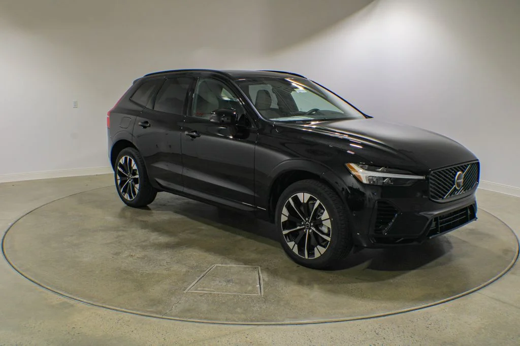 New 2026 Onyx Black Metallic Volvo T8 Plus image 7