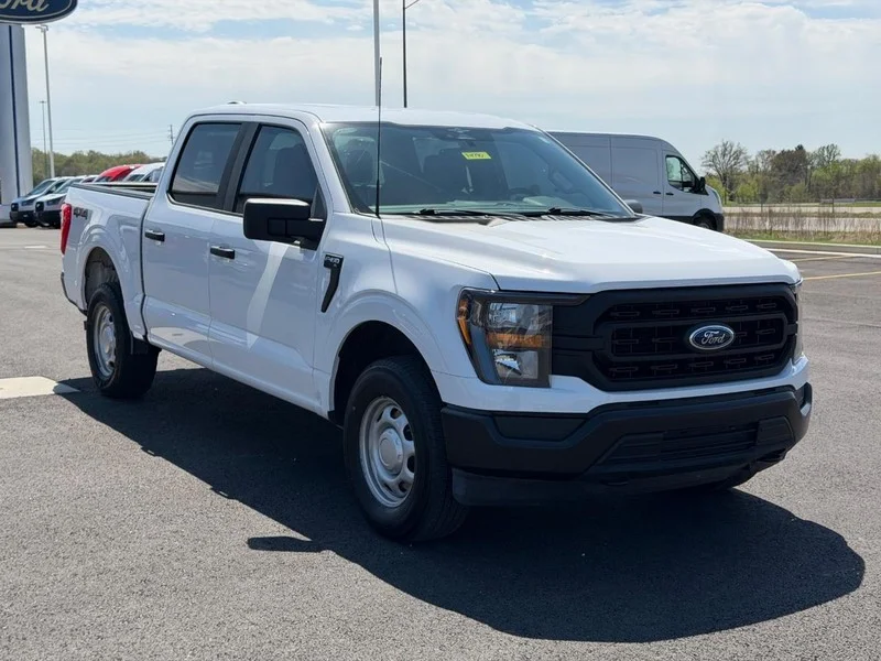 Certified Used 2023 Oxford White Ford XL image 3