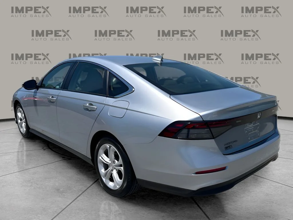 Used 2025 Silver Honda LX image 3