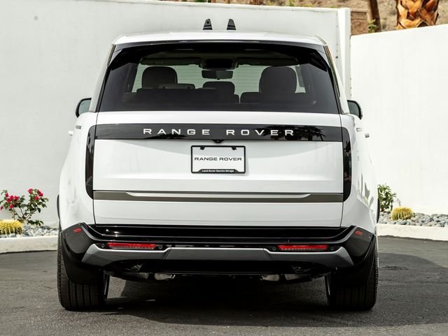 New 2026 Ostuni Pearl White LAND ROVER SE 7 Seats image 8