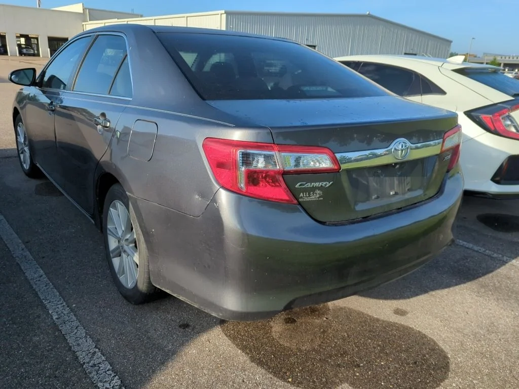 Used 2014 Magnetic Gray Metallic Toyota XLE image 4