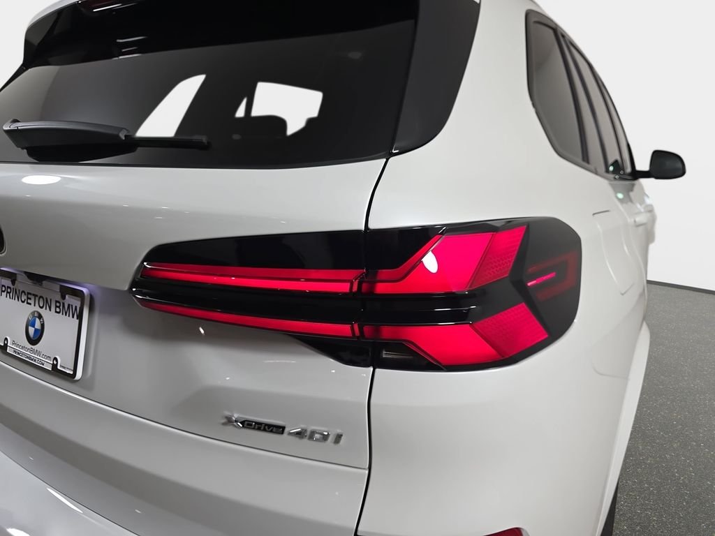 New 2026 Mineral White Metallic BMW xDrive40i image 35
