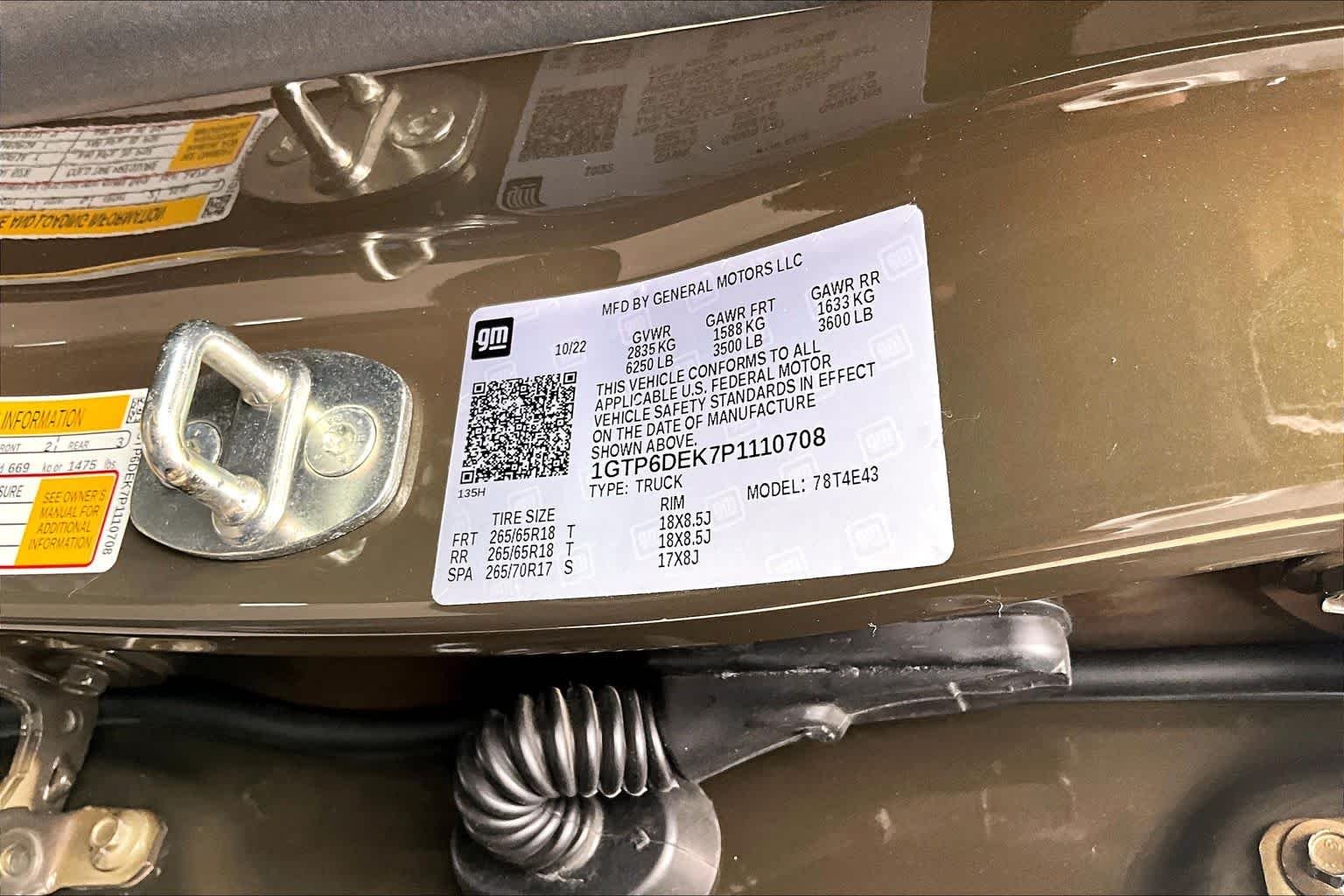 Used 2023 Deep Bronze Metallic GMC 4WD AT4 image 34