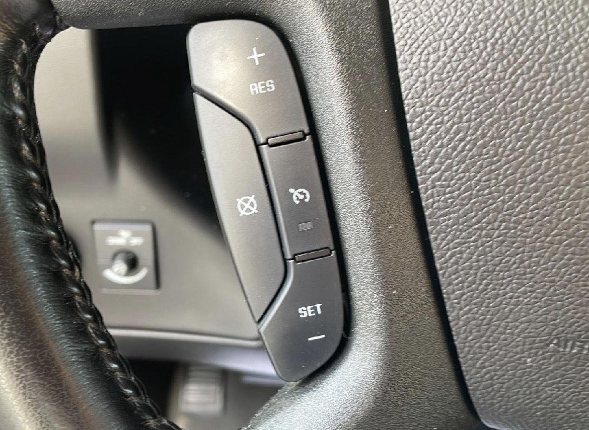 Used 2021 Summit White Chevrolet  image 14