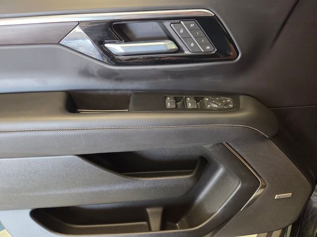 Used 2025 Gray Chevrolet Premier image 31